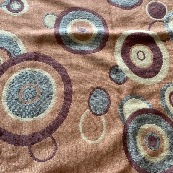 Shawl with round pattern - scarf - Picture 5 of 8